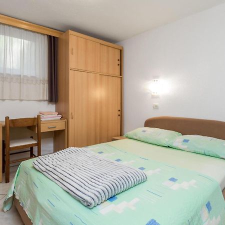Beach Front Apartment In Punta Kriza With Kitchen Kültér fotó
