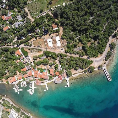 Beach Front Apartment In Punta Kriza With Kitchen Kültér fotó