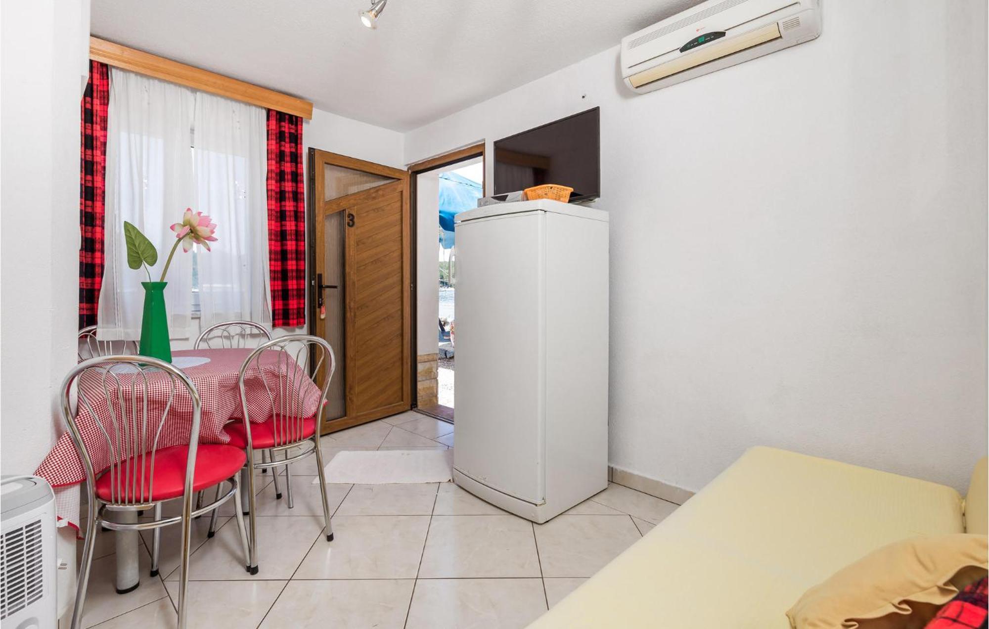 Beach Front Apartment In Punta Kriza With Kitchen Kültér fotó