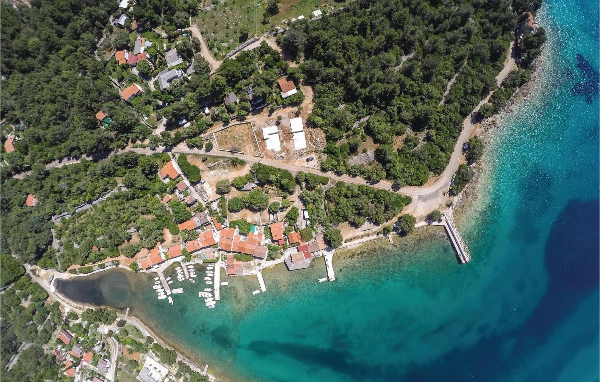 Beach Front Apartment In Punta Kriza With Kitchen Kültér fotó