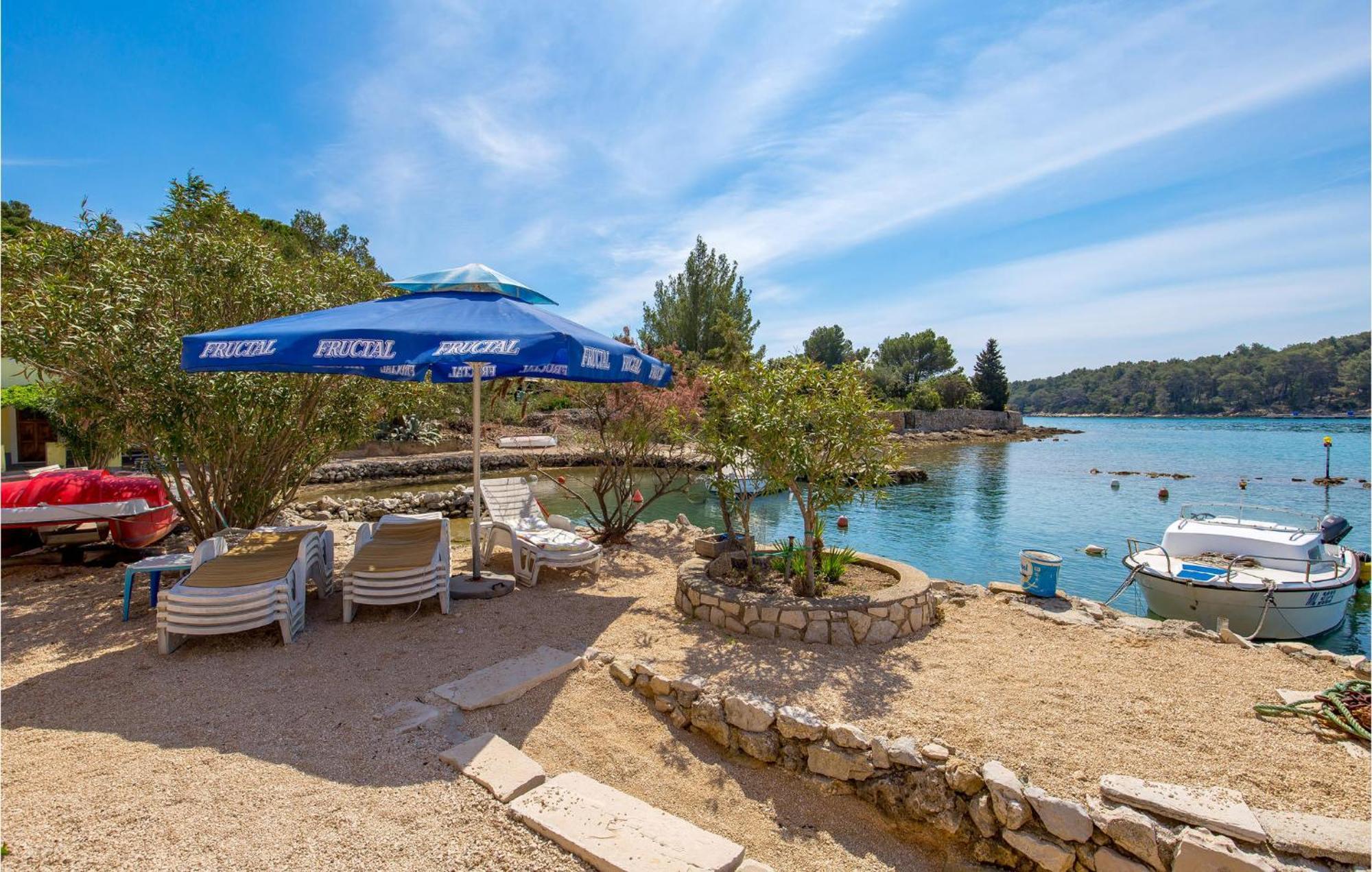 Beach Front Apartment In Punta Kriza With Kitchen Kültér fotó