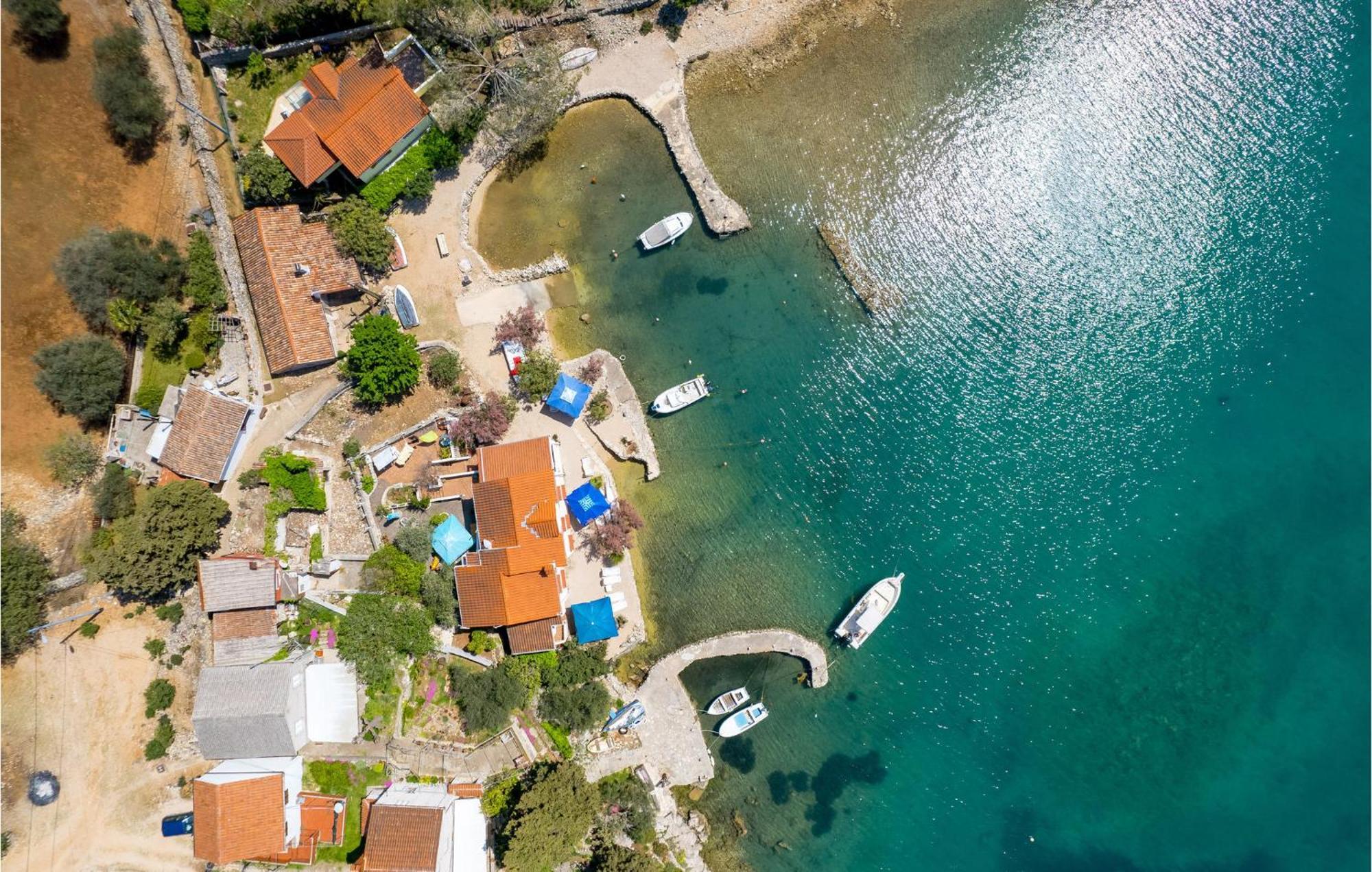 Beach Front Apartment In Punta Kriza With Kitchen Kültér fotó