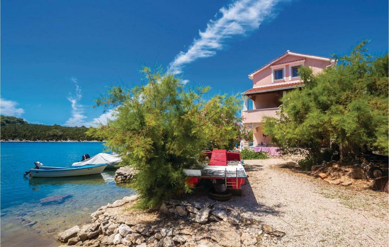 Beach Front Apartment In Punta Kriza With Kitchen Kültér fotó